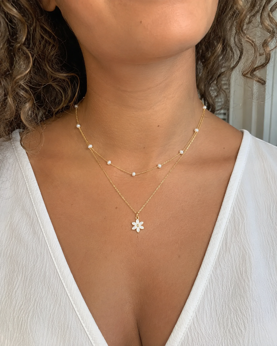 Petite Bloom – Pearl Double Chain & Daisy Pendant Necklace