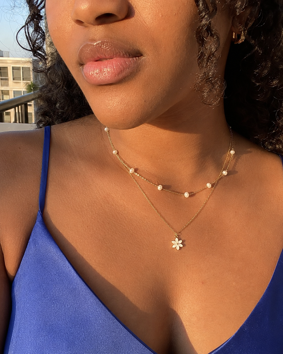 Petite Bloom – Pearl Double Chain & Daisy Pendant Necklace