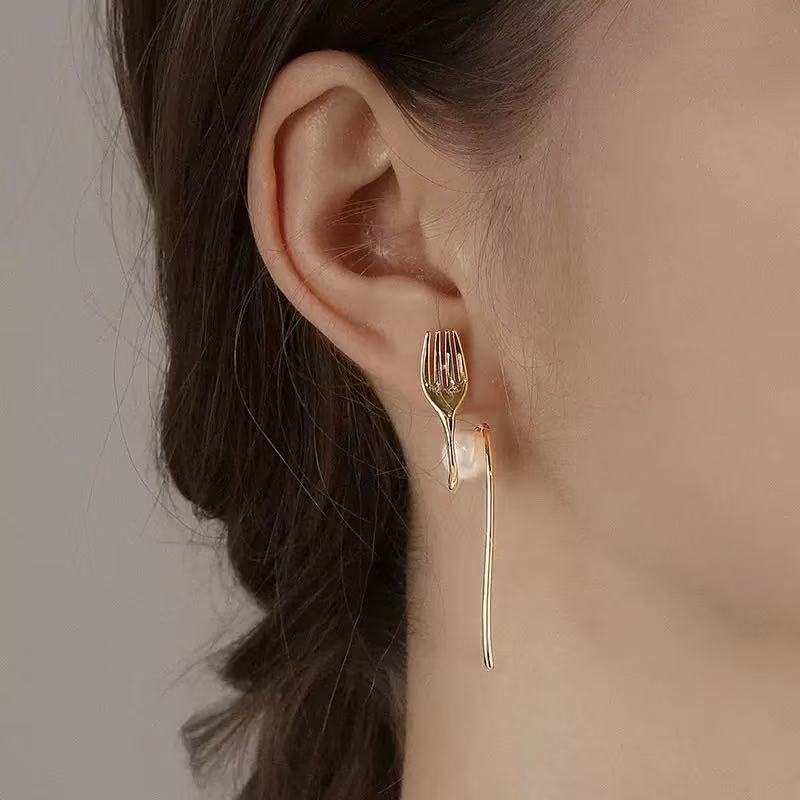 Quirky Cutlery – Freshwater Pearl & Fork-Spoon Earrings