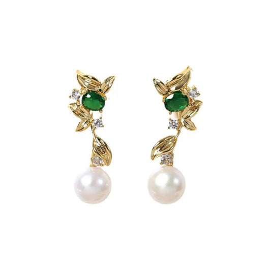 Emerald Ivy – Pearl & Green Crystal Drop Earrings