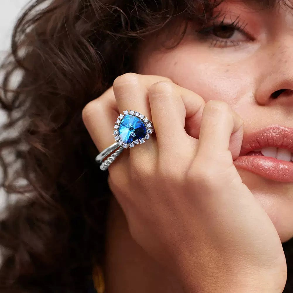 Ocean Aurora – Heart-Cut Austrian Crystal Ring
