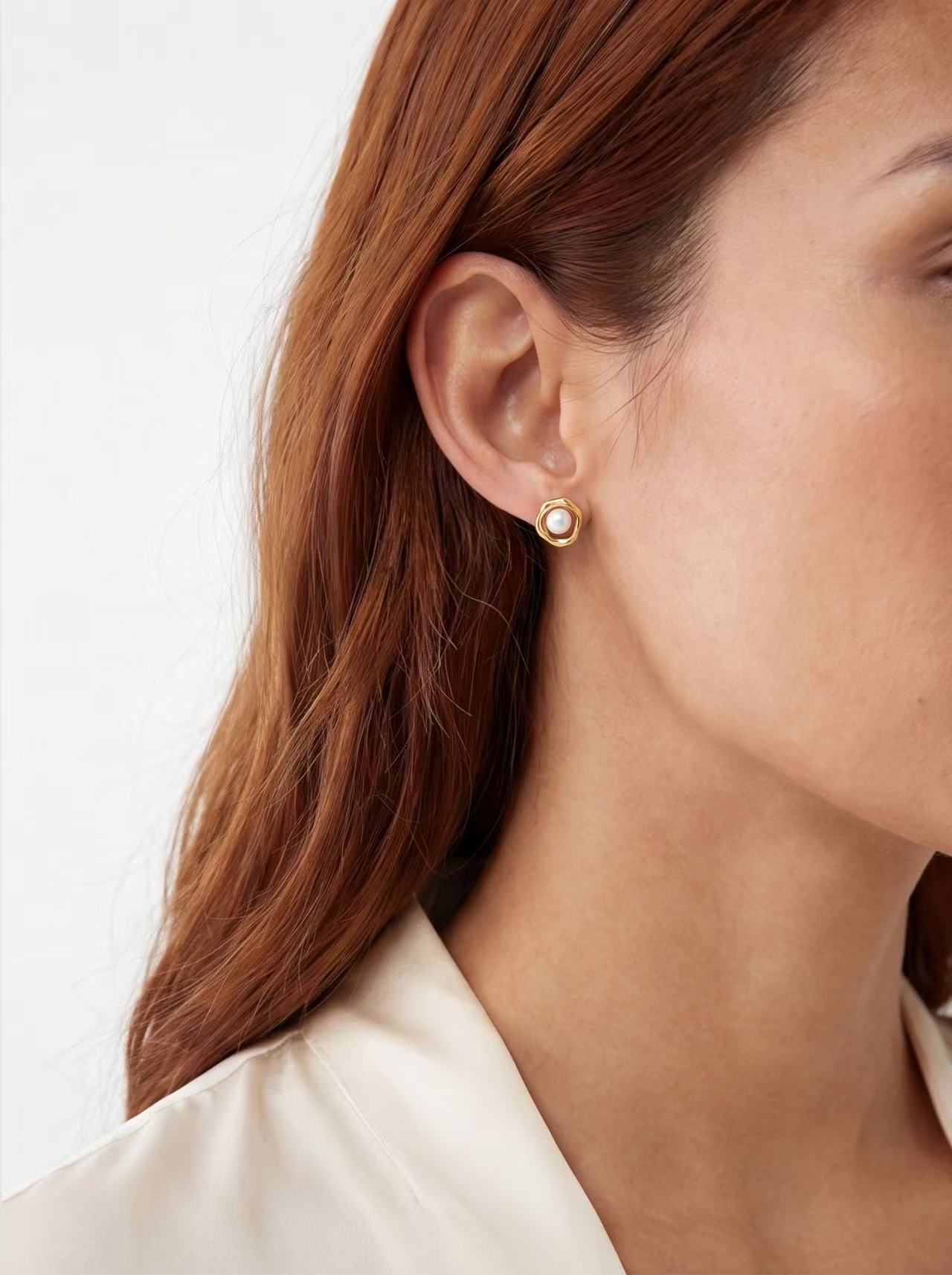 Aura Pearl – Freshwater Pearl & Vermeil Stud Earrings