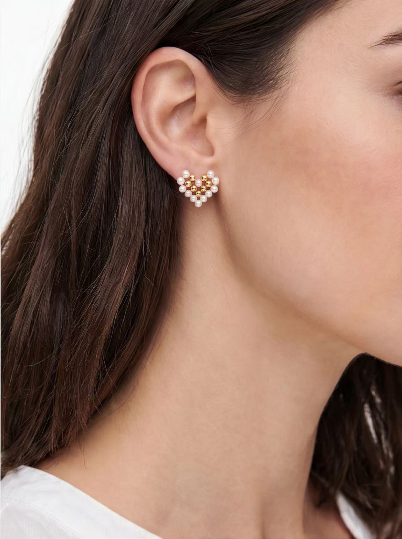 Pearl Cluster – Heart-Shaped Freshwater Pearl Stud Earrings