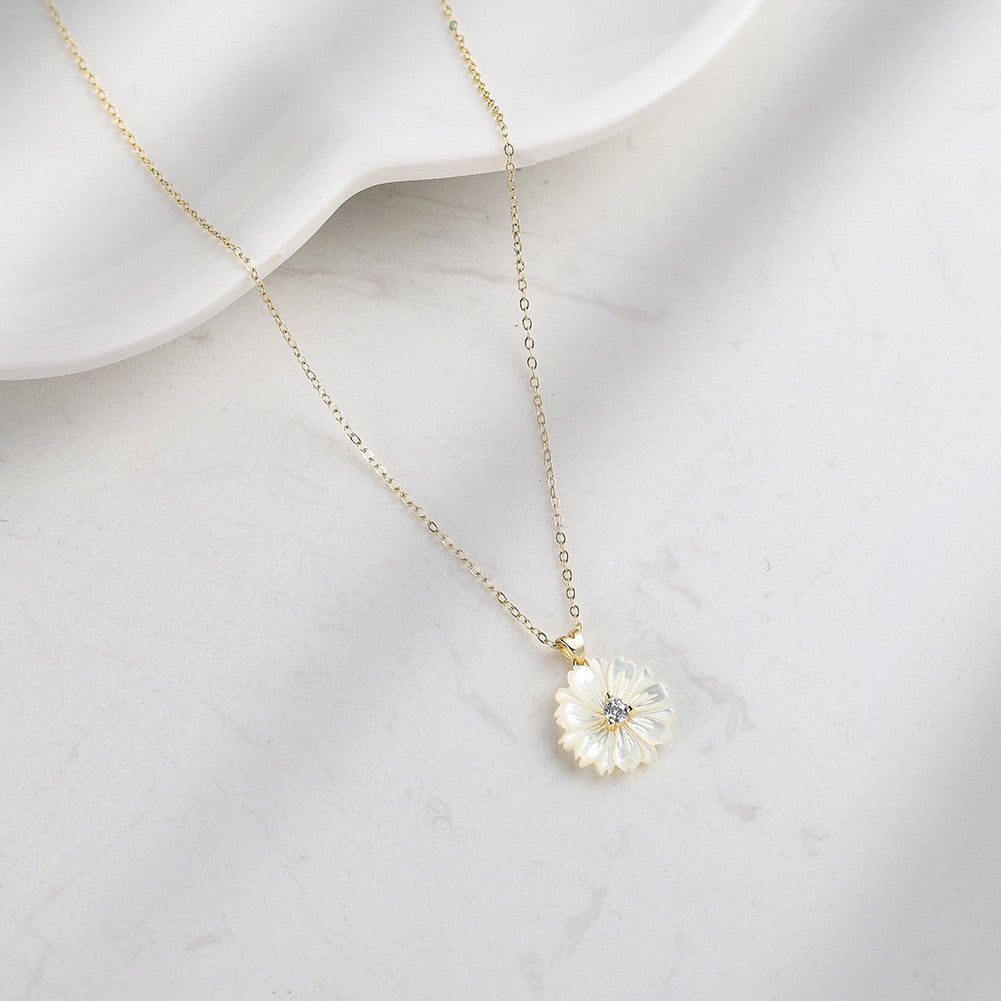 Lumi Flower – Shell & CZ Vermeil Necklace