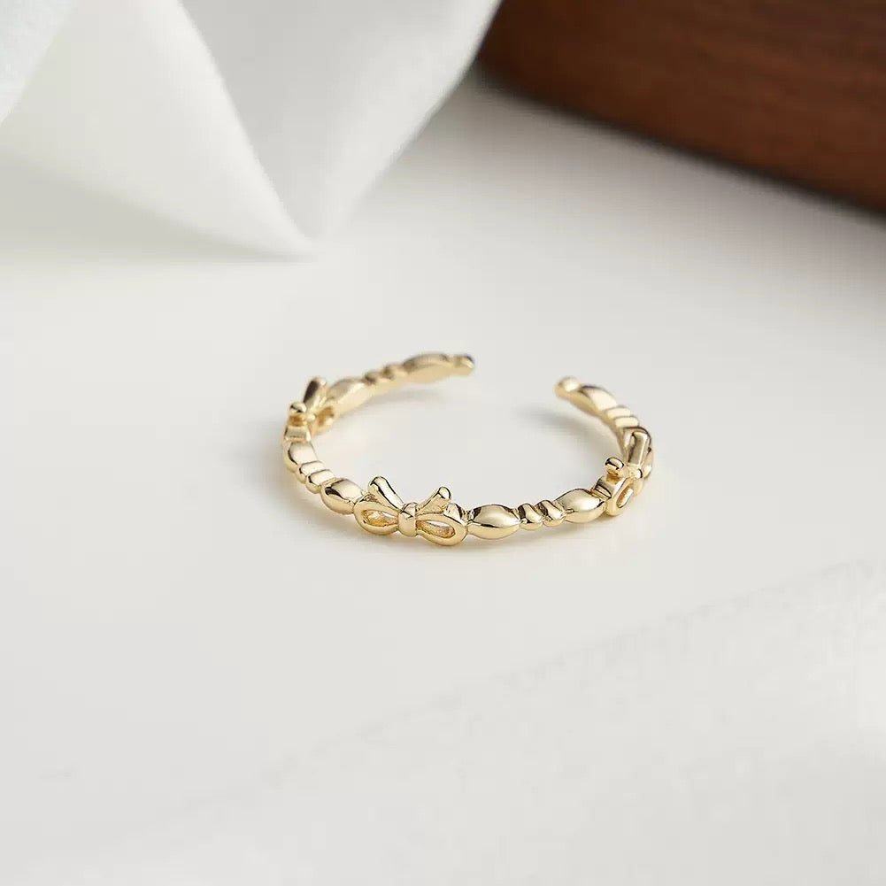Petite Ribbon Twist Adjustable Ring