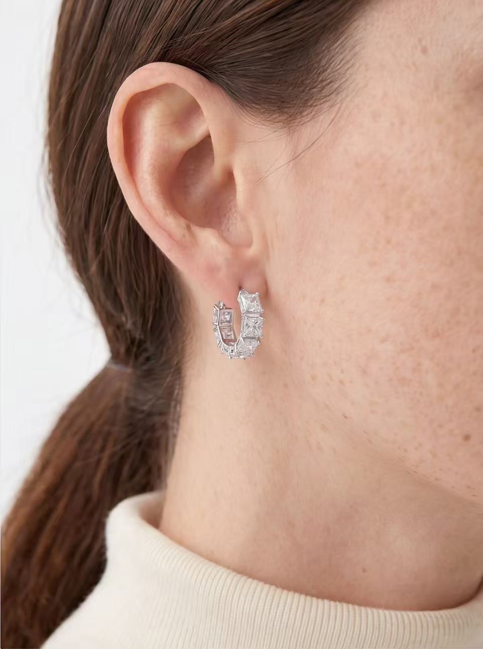 Radiant Cube Hoop Earrings – 925 Sterling Silver