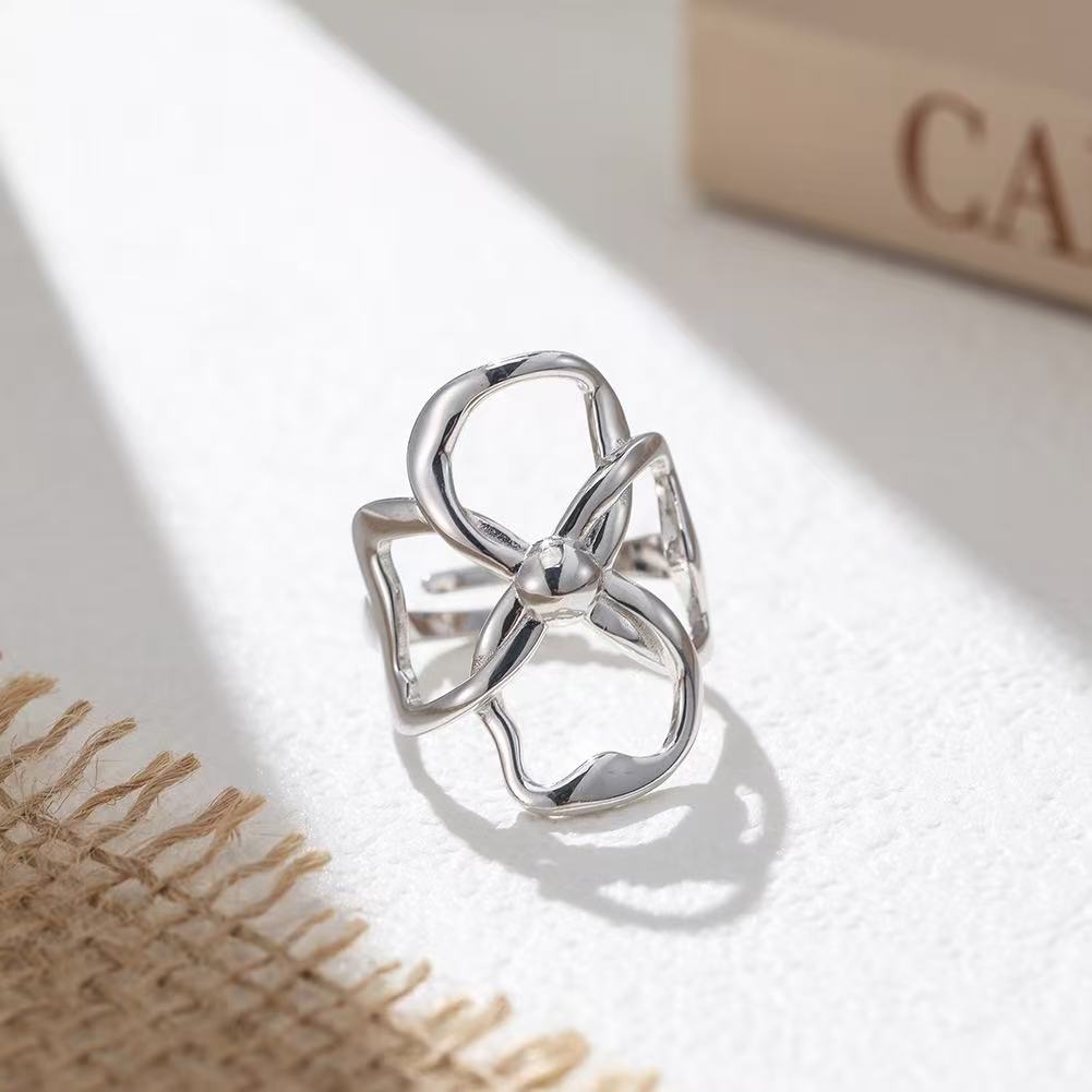 Floral Loop Adjustable Ring