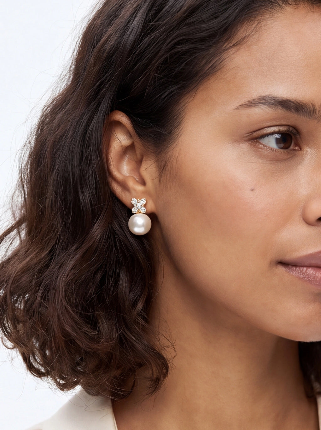 Petal Spark Shell Pearl Stud Earrings
