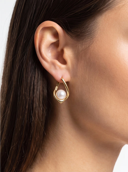 Aurora Drop – Geometric Freshwater Pearl & Vermeil Earrings