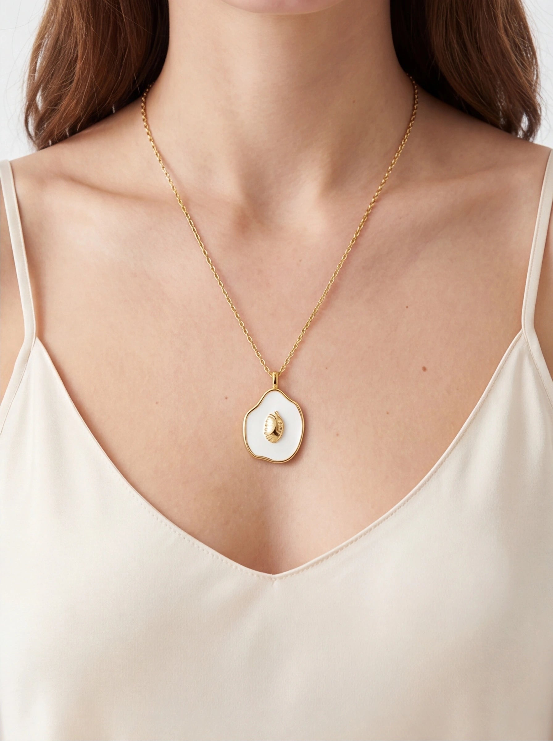 White Seashell Pendant Necklace